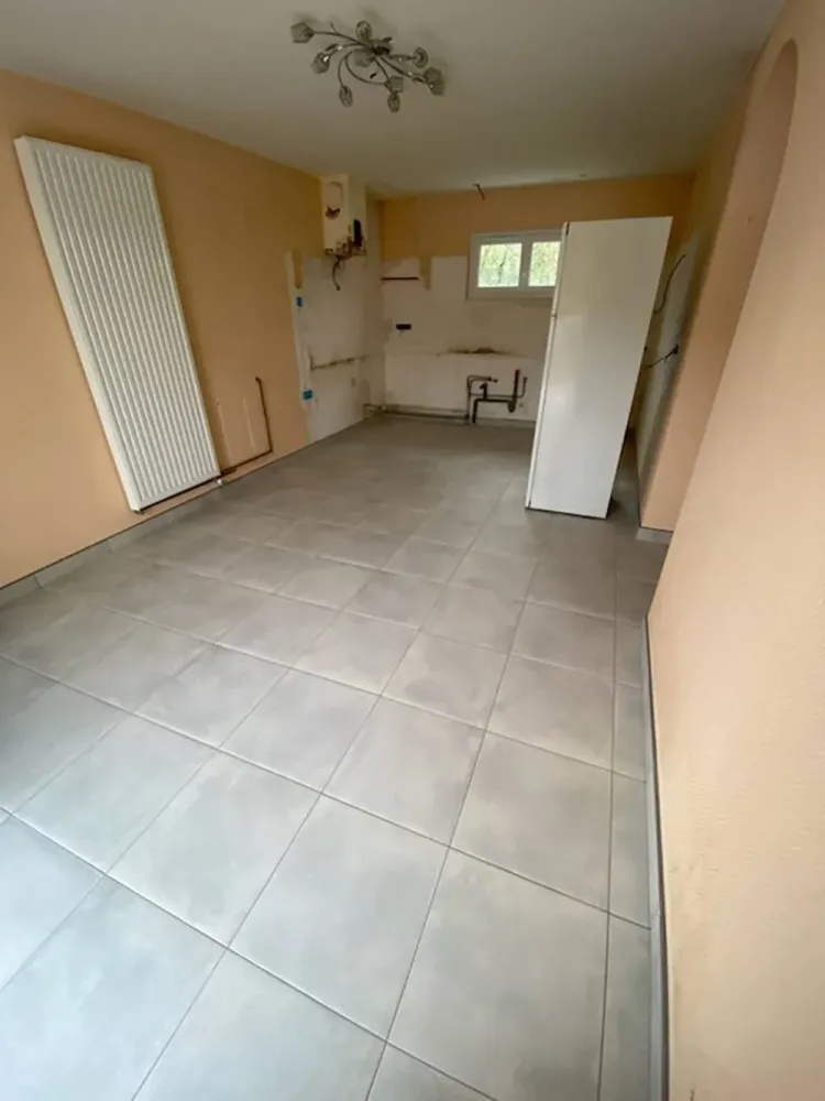 Carreleur près de Seigy